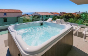 Amazing Apartment In Mandre With Jacuzzi